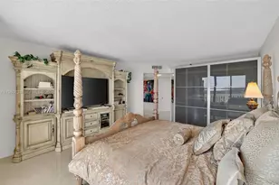 2000 Island Bl, Aventura, FL 33160 - Photo 47