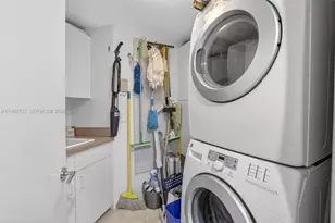 2000 Island Bl, Aventura, FL 33160 - Photo 37