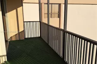 900 NE 195th St, Miami, FL 33179 - Photo 19