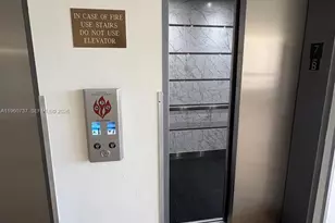 900 NE 195th St, Miami, FL 33179 - Photo 23