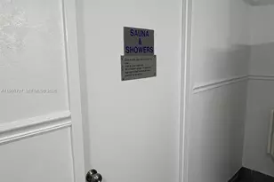 900 NE 195th St, Miami, FL 33179 - Photo 25