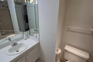 900 NE 195th St, Miami, FL 33179 - Photo 21