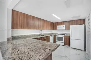 7074 SW 114th Pl, Miami, FL 33173 - Photo 7