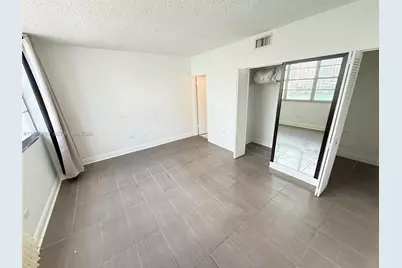 801 Brickell Bay Dr #761, Miami, FL 33131 - Photo 13