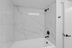 301 Racquet Club Rd, Weston, FL 33326 - Photo 9
