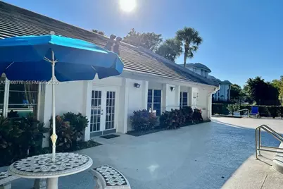 721 N Pine Island Rd #302, Plantation, FL 33324 - Photo 9