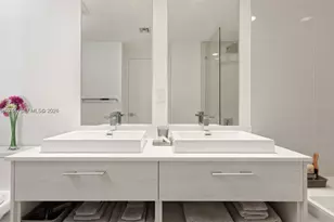 45 SW 9th St, Miami, FL 33130 - Photo 5