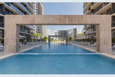 45 SW 9th St #1805, Miami, FL 33130 - Photo 15