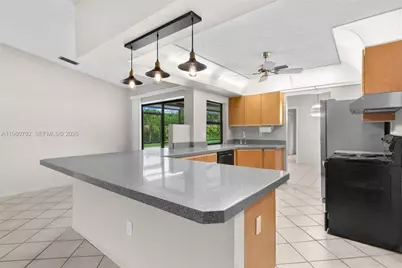 4264 NW 95th Ter, Sunrise, FL 33351 - Photo 7