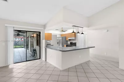 4264 NW 95th Ter, Sunrise, FL 33351 - Photo 9