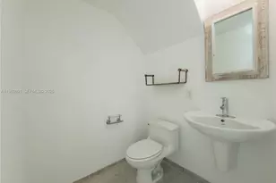 60 SW 13rd St, Miami, FL 33130 - Photo 13