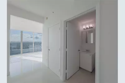 60 SW 13rd St #1605, Miami, FL 33130 - Photo 9