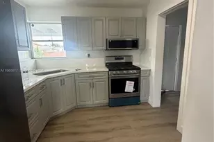 17821 NW 79th Pl, Hialeah, FL 33015 - Photo 11