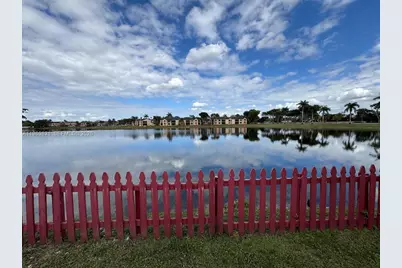 8273 NW 188th Ter, Hialeah, FL 33015 - Photo 25