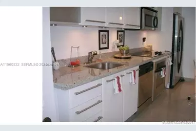 185 SW 7th St #2306, Miami, FL 33130 - Photo 5