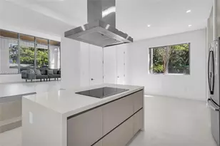 3204 Plaza St, Miami, FL 33133 - Photo 3