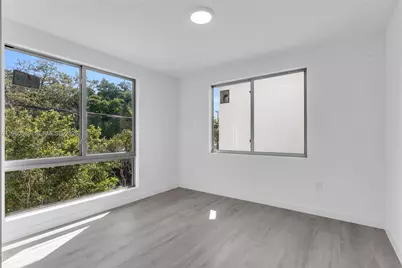 3204 Plaza St, Miami, FL 33133 - Photo 13