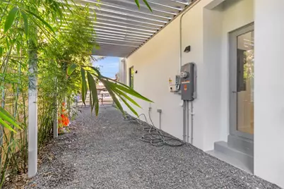3204 Plaza St, Miami, FL 33133 - Photo 25