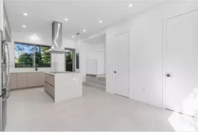 3204 Plaza St, Miami, FL 33133 - Photo 5
