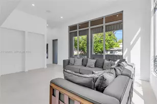 3204 Plaza St, Miami, FL 33133 - Photo 7