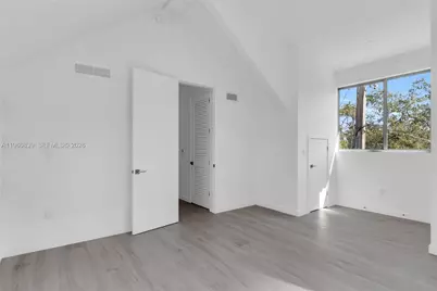 3204 Plaza St, Miami, FL 33133 - Photo 23