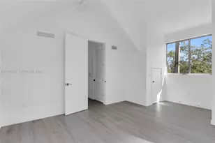 3204 Plaza St, Miami, FL 33133 - Photo 23