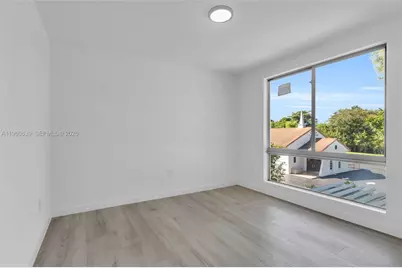 3204 Plaza St, Miami, FL 33133 - Photo 11