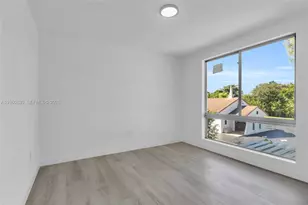 3204 Plaza St, Miami, FL 33133 - Photo 11