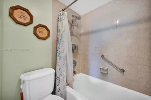 1101 Colony Point Cir, Pembroke Pines, FL 33026 - Photo 15