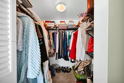 1101 Colony Point Cir #422, Pembroke Pines, FL 33026 - Photo 19