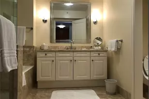 1435 Brickell Ave, Miami, FL 33131 - Photo 15