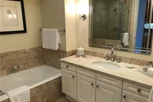 1435 Brickell Ave, Miami, FL 33131 - Photo 17