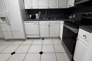 100 Bayview Dr, Sunny Isles Beach, FL 33160 - Photo 7