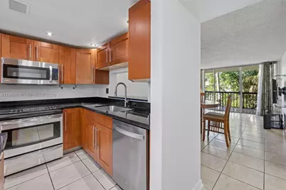 10835 SW 112th Ave #305, Miami, FL 33176 - Photo 7