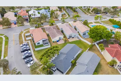 2627 SW 177th Ave, Miramar, FL 33029 - Photo 27