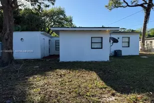 215 SW 21st Way, Fort Lauderdale, FL 33312 - Photo 3