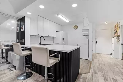 23380 Carolwood Ln #205, Boca Raton, FL 33428 - Photo 7