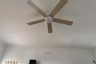 1325 Meridian Ave, Miami Beach, FL 33139 - Photo 7