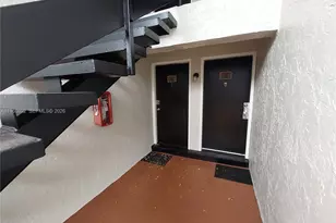 4433 Treehouse Ln, Tamarac, FL 33319 - Photo 3