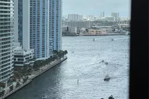 55 SE 6th St, Miami, FL 33131 - Photo 3