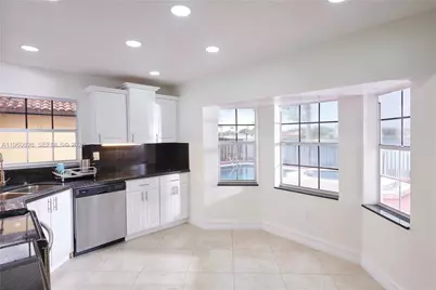 20030 NW 83rd Ct, Hialeah, FL 33015 - Photo 9