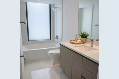 460 NE 28th St #2401, Miami, FL 33137 - Photo 17