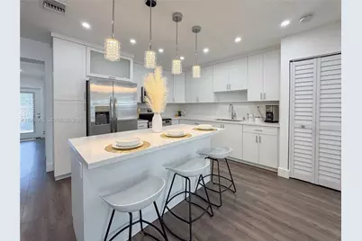 1319 NW 40th St, Miami, FL 33142 - Photo 9