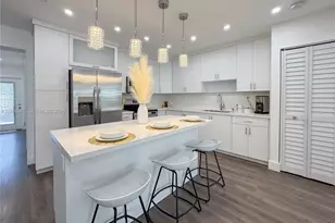 1319 NW 40th St, Miami, FL 33142 - Photo 9