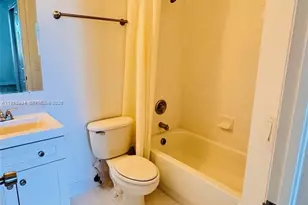 5610 NW 114th Pl, Doral, FL 33178 - Photo 15