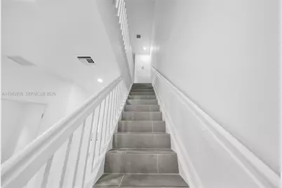 529 NW 56th St, Miami, FL 33127 - Photo 23