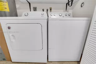 1759 NE 39th Ct, Pompano Beach, FL 33064 - Photo 15