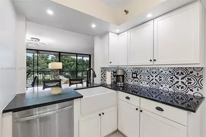 105 Lake Emerald Dr. #315, Oakland Park, FL 33309 - Photo 11