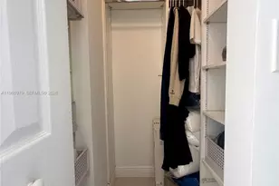 1000 W Island Blvd, Aventura, FL 33160 - Photo 41