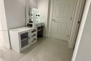 1000 W Island Blvd, Aventura, FL 33160 - Photo 37